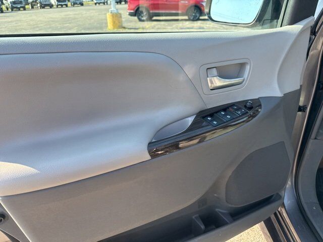 2018 Toyota Sienna XLE Auto Access Seat Carbondale IL