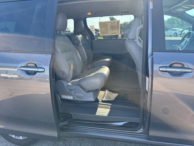 2018 Toyota Sienna XLE Auto Access Seat Carbondale IL