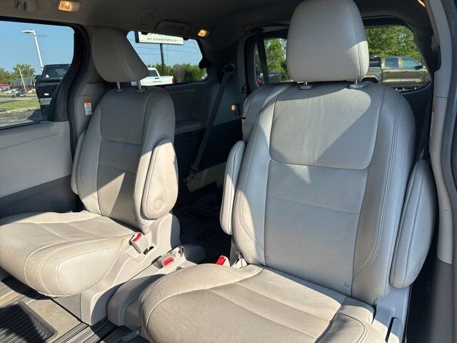 2018 Toyota Sienna XLE Auto Access Seat Carbondale IL