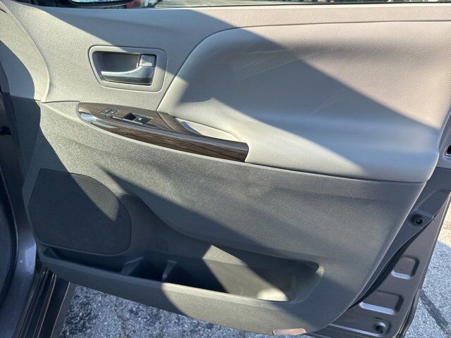 2018 Toyota Sienna XLE Auto Access Seat Carbondale IL