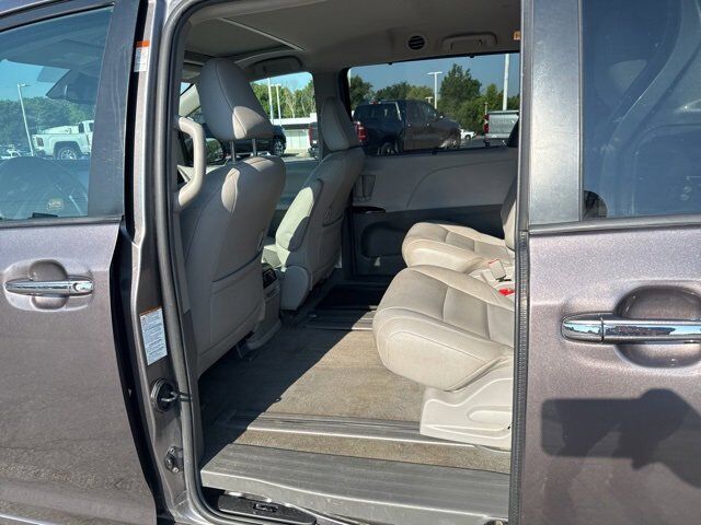 2018 Toyota Sienna XLE Auto Access Seat Carbondale IL