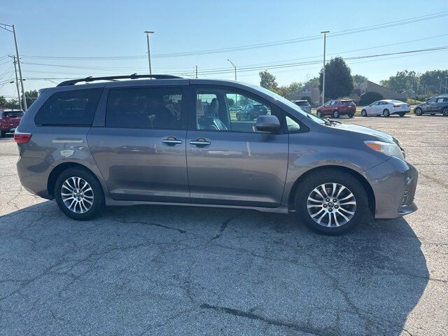 2018 Toyota Sienna XLE Auto Access Seat Carbondale IL