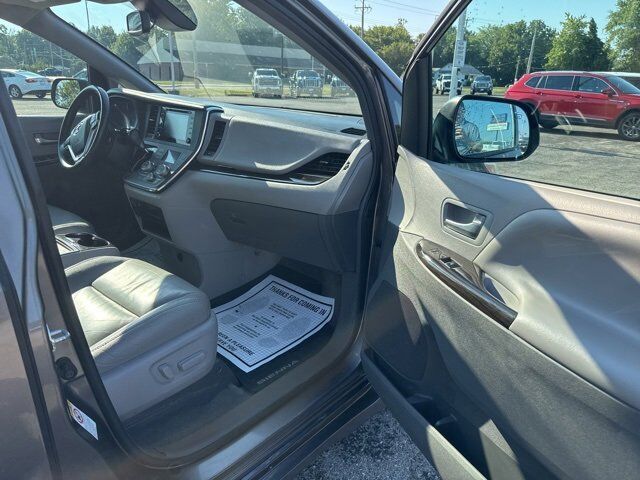2018 Toyota Sienna XLE Auto Access Seat Carbondale IL
