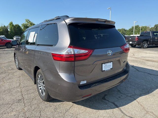 2018 Toyota Sienna XLE Auto Access Seat Carbondale IL