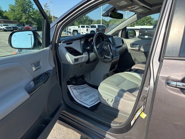 2018 Toyota Sienna XLE Auto Access Seat Carbondale IL
