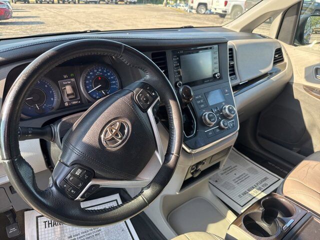 2018 Toyota Sienna XLE Auto Access Seat Carbondale IL