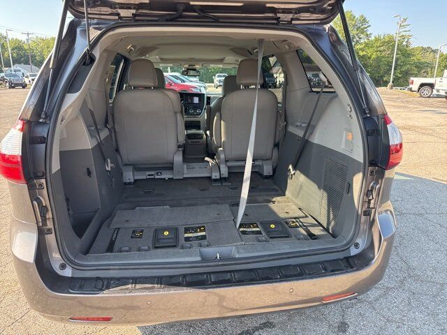2018 Toyota Sienna XLE Auto Access Seat Carbondale IL