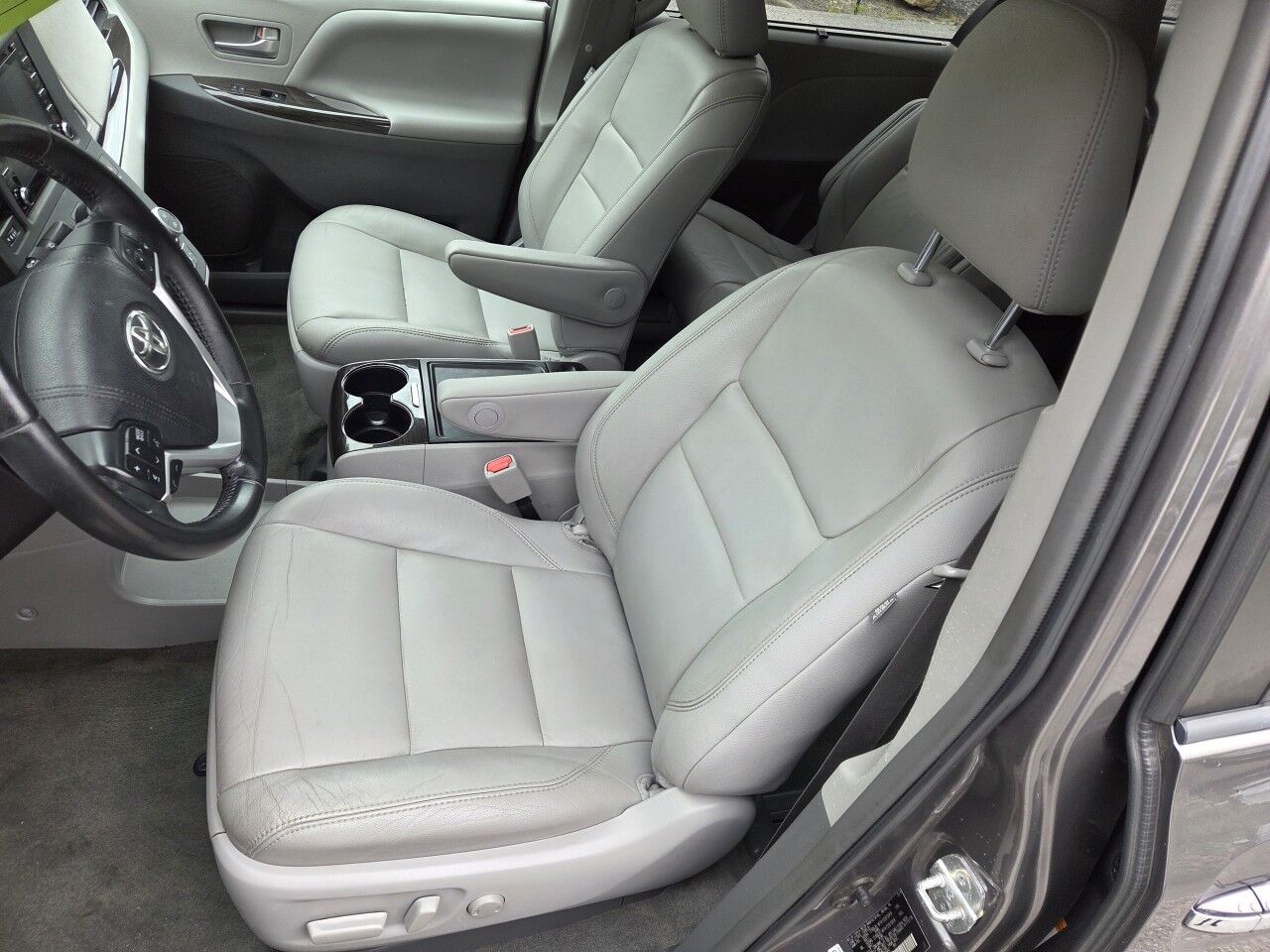 2018 Toyota Sienna XLE Charlton MA