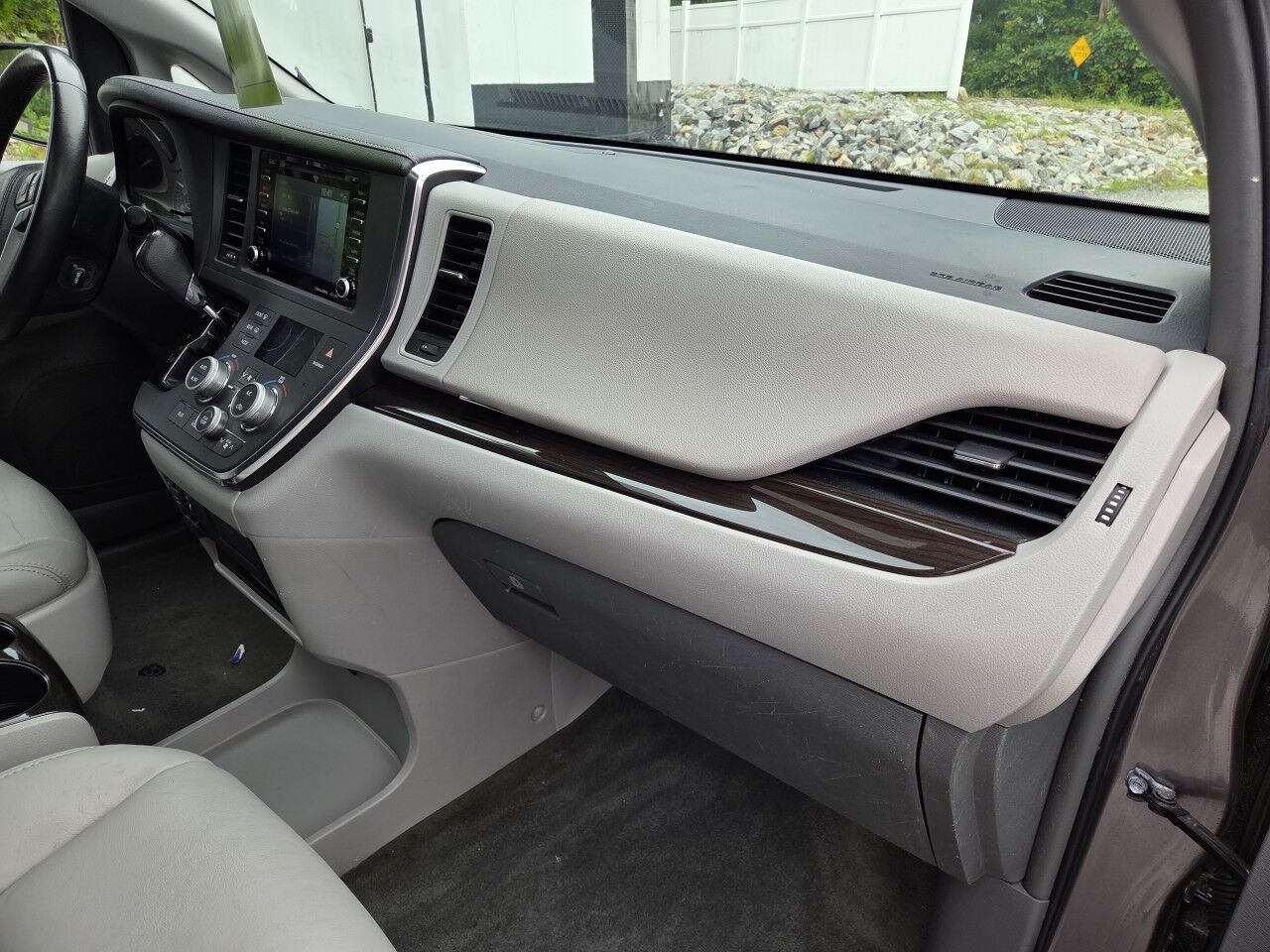 2018 Toyota Sienna XLE Charlton MA