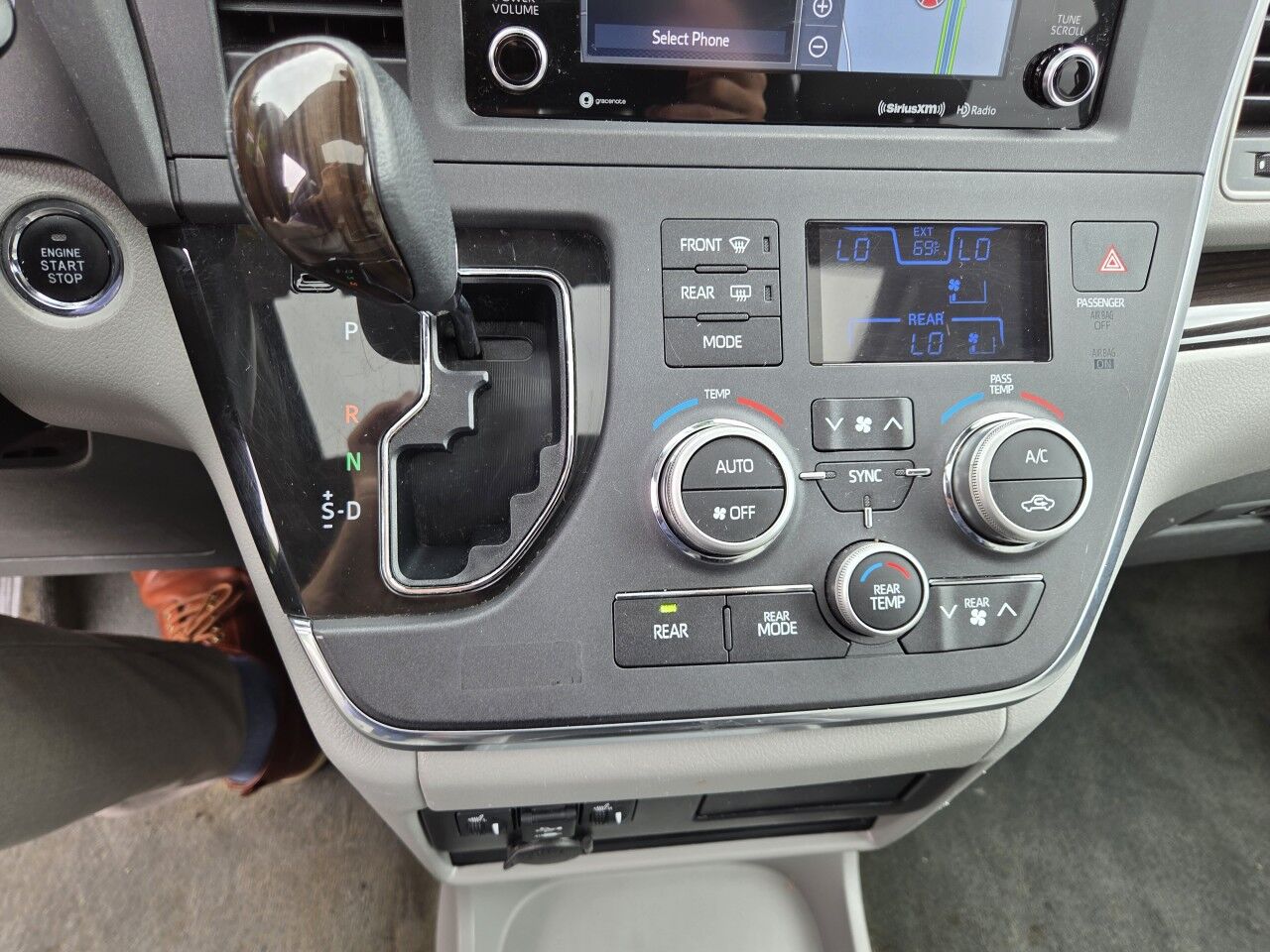 2018 Toyota Sienna XLE Charlton MA