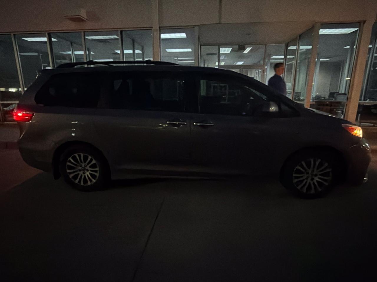 2018 Toyota Sienna XLE Hurst TX