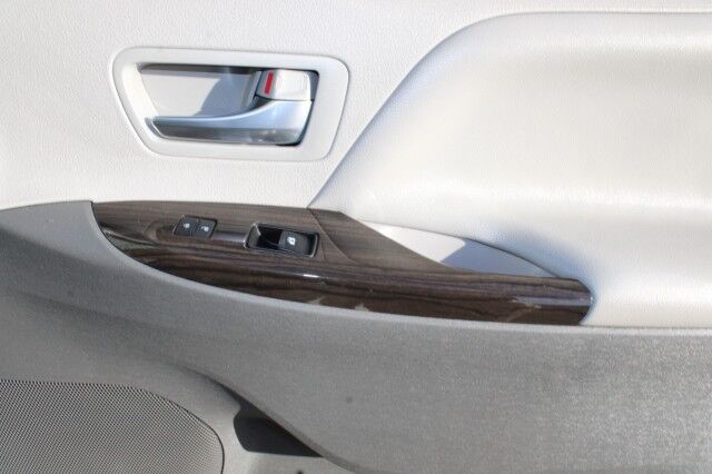 2018 Toyota Sienna XLE NAVI Melbourne FL