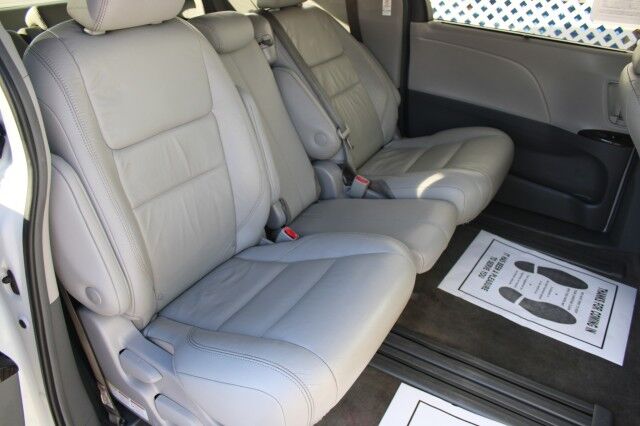 2018 Toyota Sienna XLE NAVI Melbourne FL