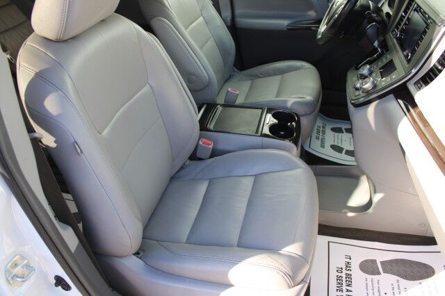 2018 Toyota Sienna XLE NAVI Melbourne FL