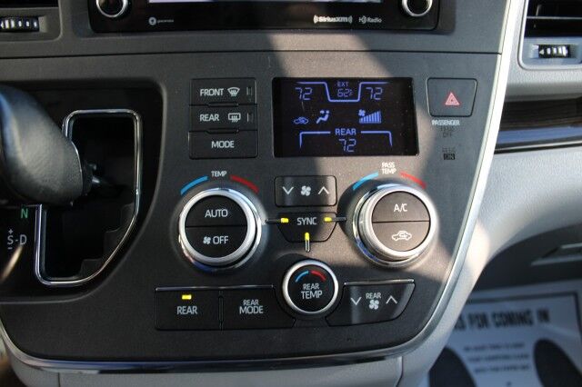 2018 Toyota Sienna XLE NAVI Melbourne FL