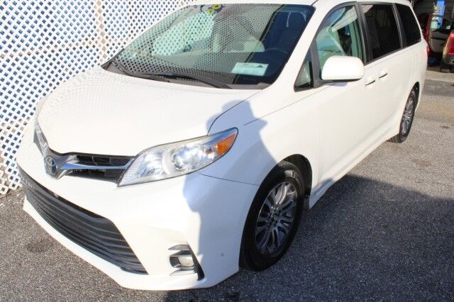 2018 Toyota Sienna XLE NAVI Melbourne FL