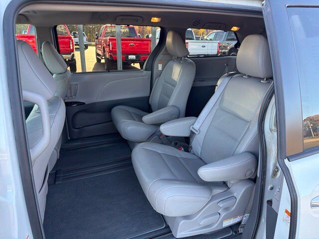 2018 Toyota Sienna XLE Pine River MN