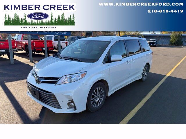 2018 Toyota Sienna XLE