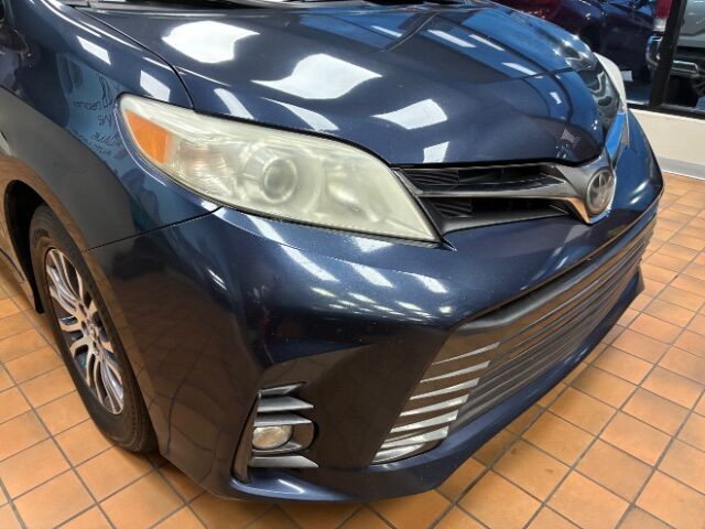 2018 Toyota Sienna XLE Premium 8 Passenger