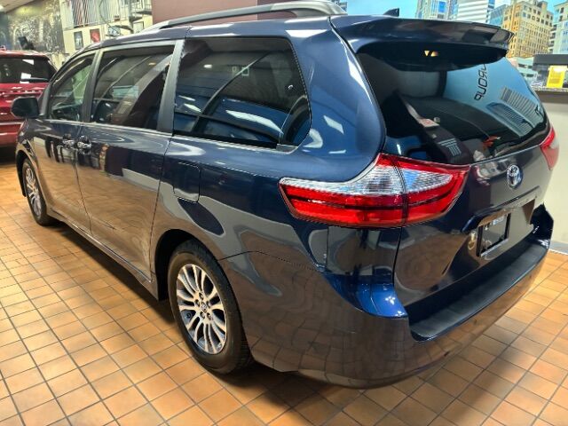 2018 Toyota Sienna XLE Premium 8 Passenger Charlotte NC