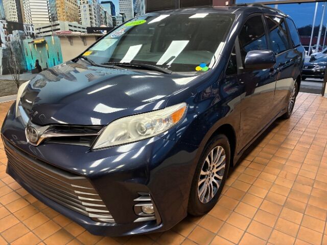 2018 Toyota Sienna XLE Premium 8 Passenger Charlotte NC