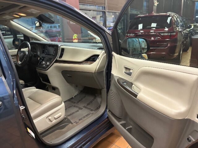 2018 Toyota Sienna XLE Premium 8 Passenger Charlotte NC