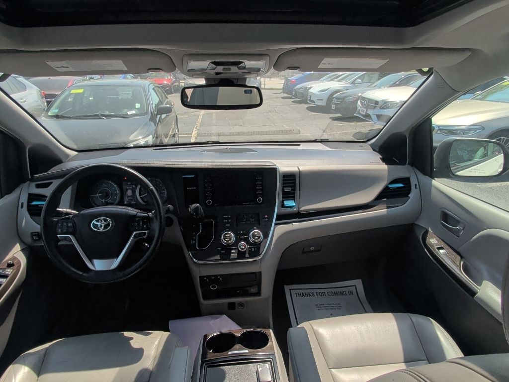 2018 Toyota Sienna XLE Premium Worcester MA