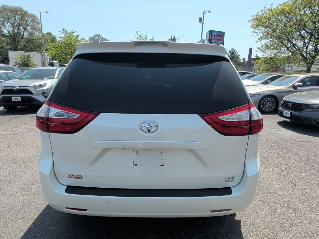 2018 Toyota Sienna XLE Premium Worcester MA