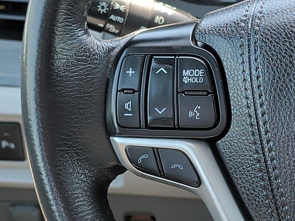 2018 Toyota Sienna XLE Premium Worcester MA
