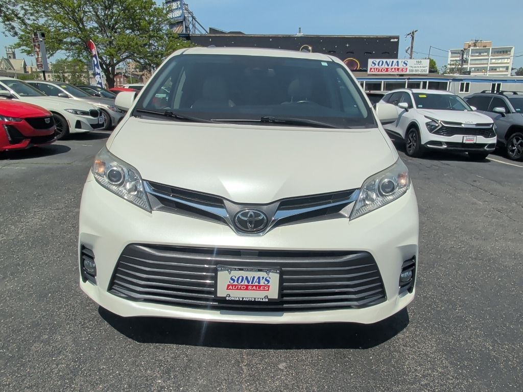2018 Toyota Sienna XLE Premium