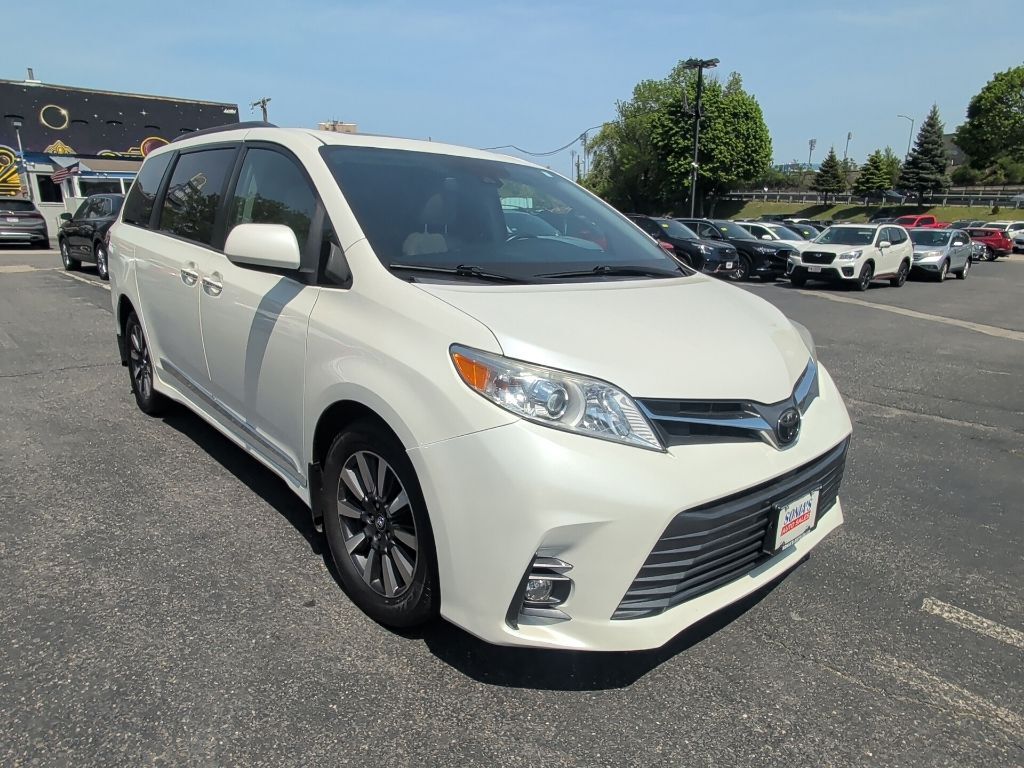 2018 Toyota Sienna XLE Premium Worcester MA