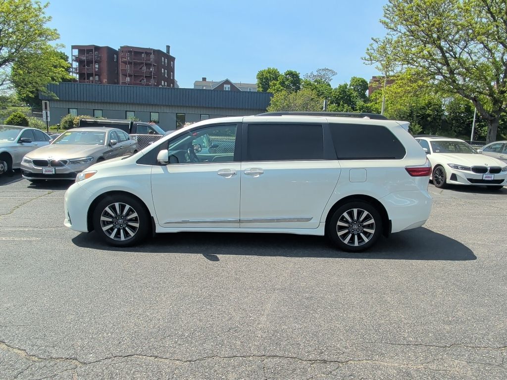 2018 Toyota Sienna XLE Premium Worcester MA