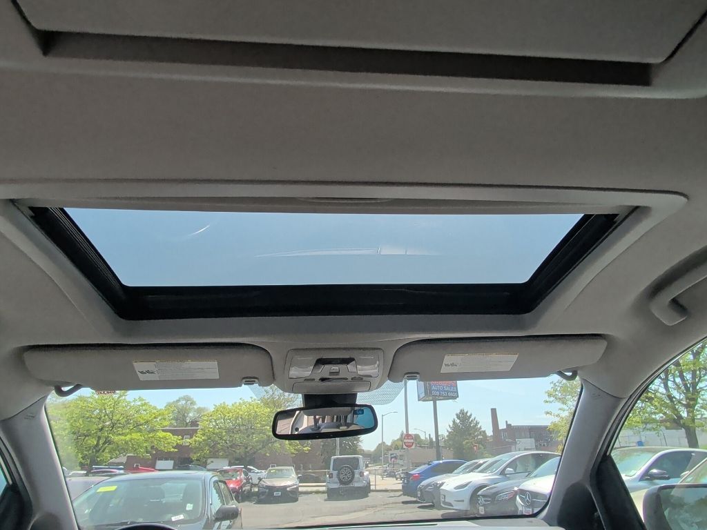 2018 Toyota Sienna XLE Premium Worcester MA