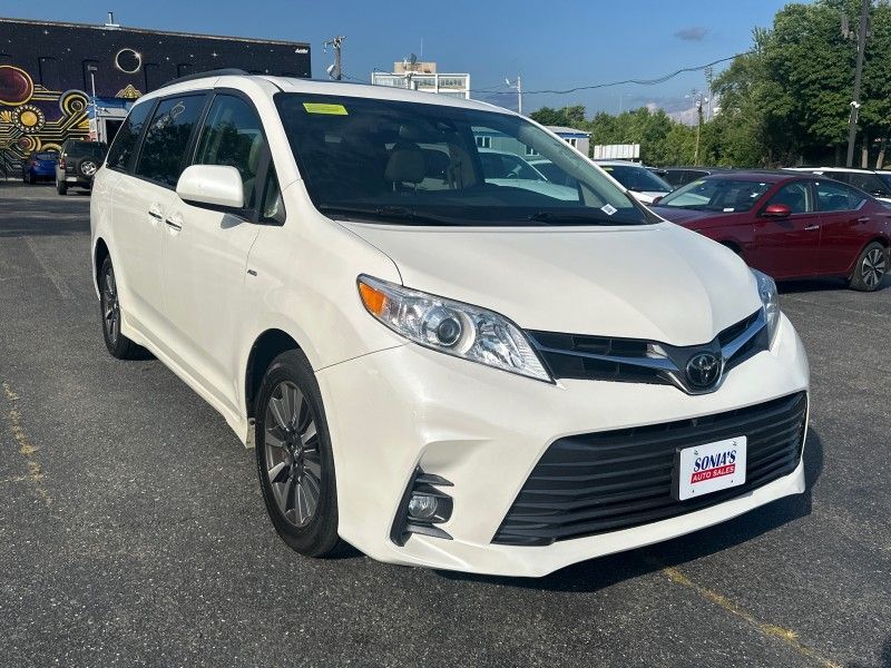 2018 Toyota Sienna XLE Premium Worcester MA 2018 Toyota Sienna XLE Premium Worcester MA
