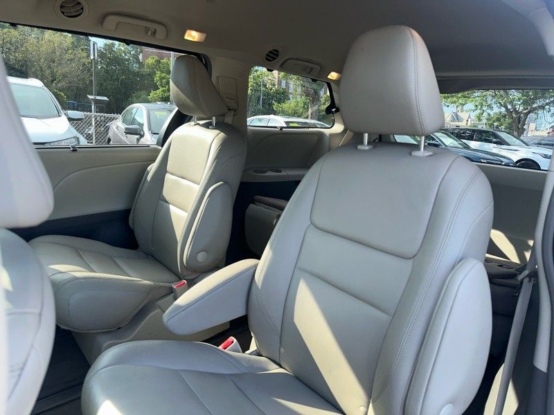2018 Toyota Sienna XLE Premium Worcester MA 2018 Toyota Sienna XLE Premium Worcester MA