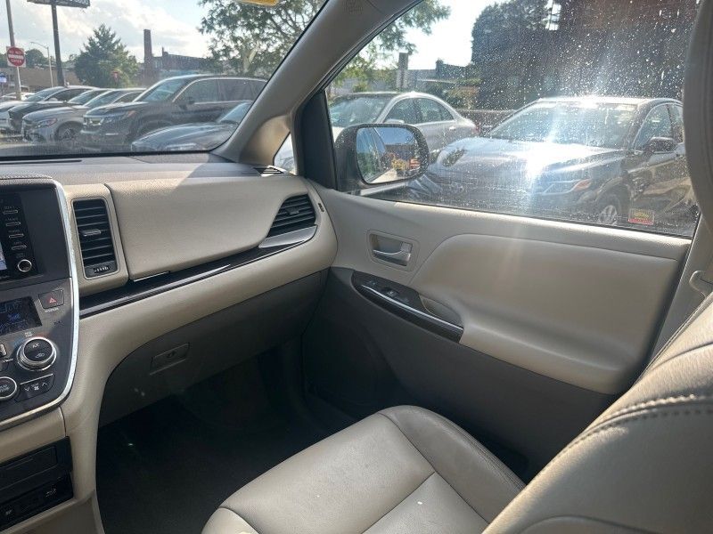 2018 Toyota Sienna XLE Premium Worcester MA 2018 Toyota Sienna XLE Premium Worcester MA