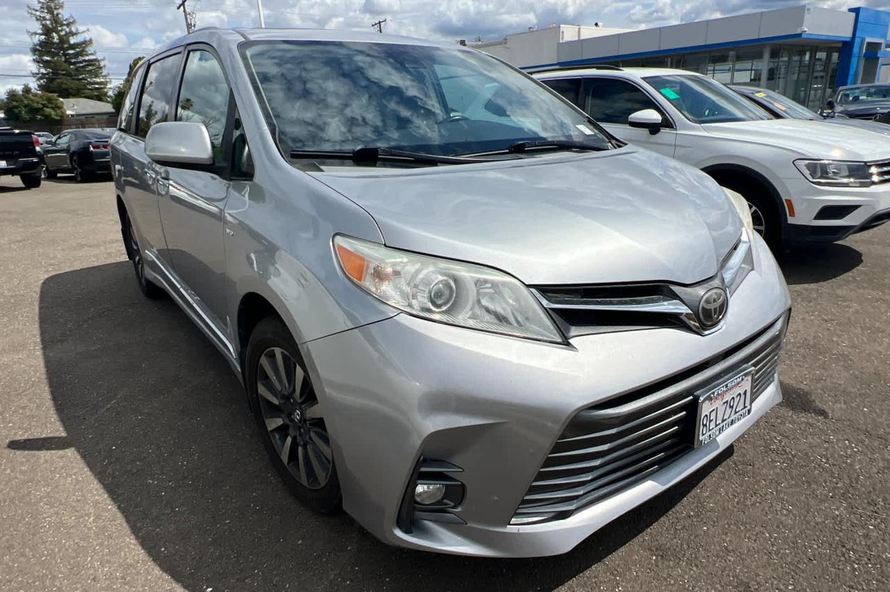 2018 Toyota Sienna XLE