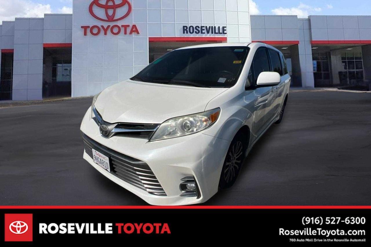 2018 Toyota Sienna XLE