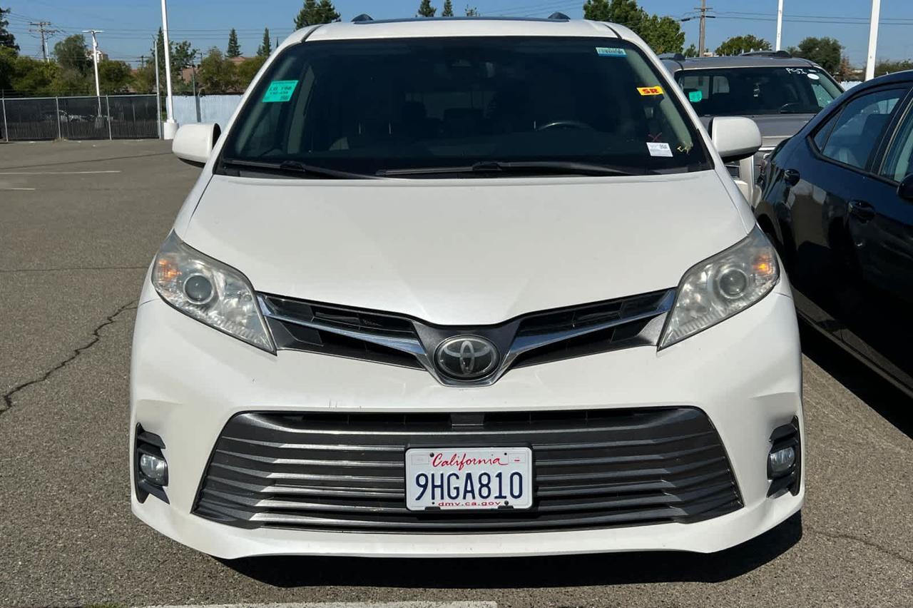 2018 Toyota Sienna XLE