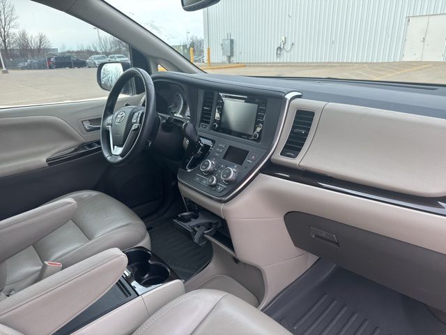 2018 Toyota Sienna XLE West Burlington IA
