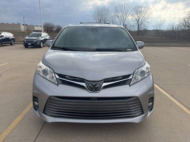 2018 Toyota Sienna XLE