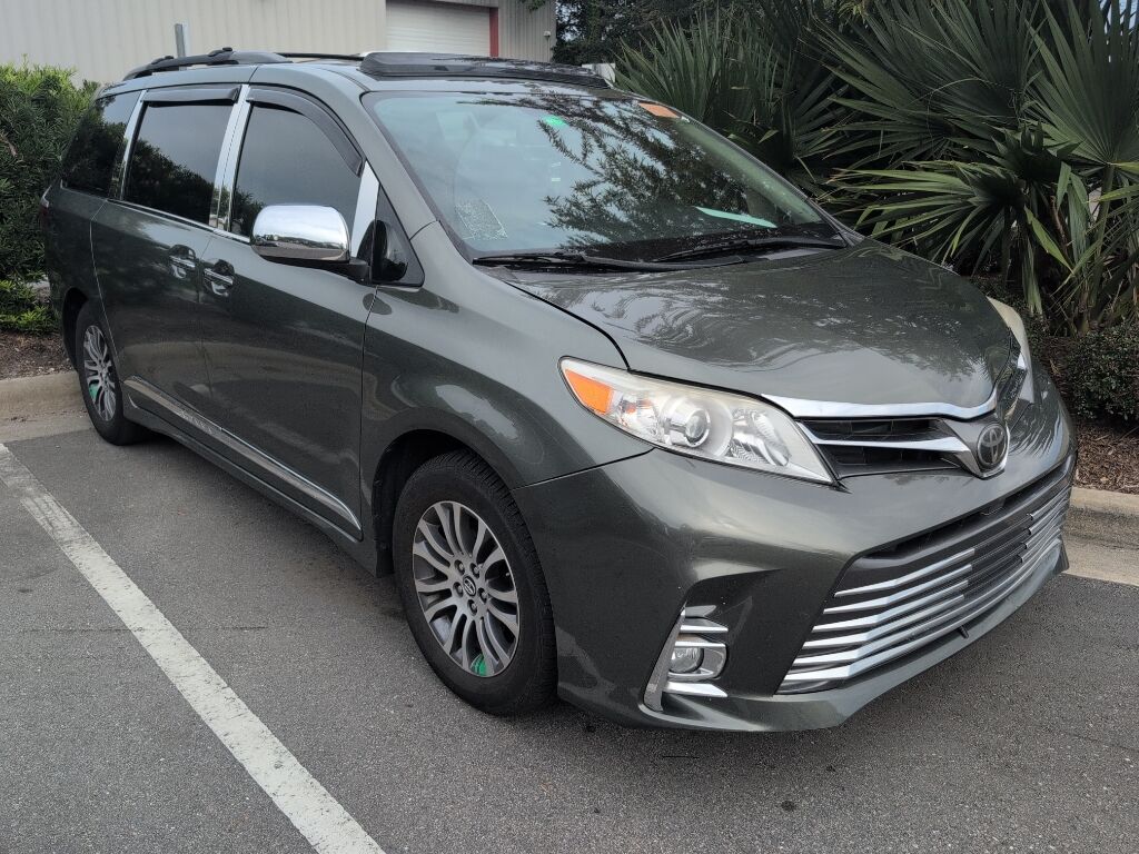 2018 Toyota Sienna XLE