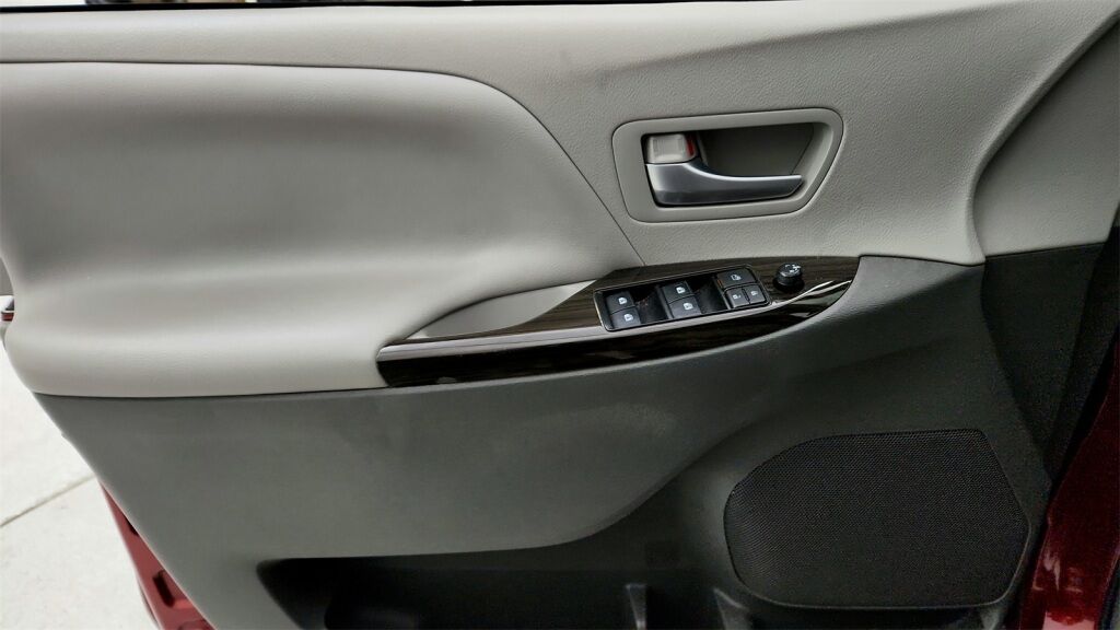 2018 Toyota Sienna XLE Laurel MD