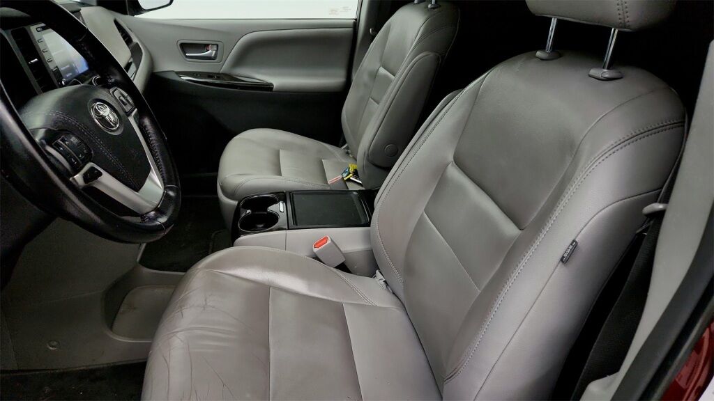 2018 Toyota Sienna XLE Laurel MD