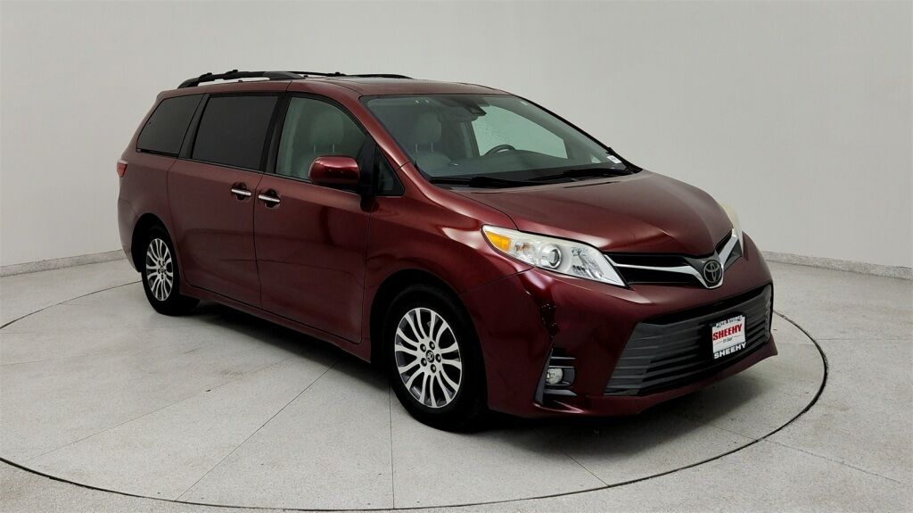 2018 Toyota Sienna XLE