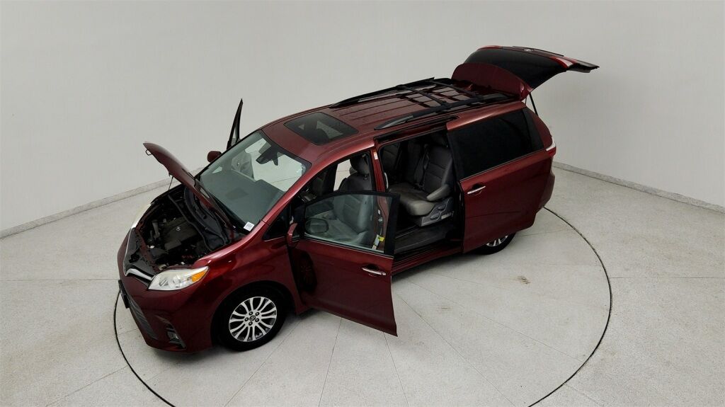 2018 Toyota Sienna XLE Laurel MD