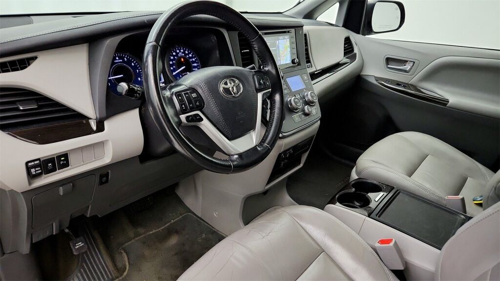 2018 Toyota Sienna XLE Laurel MD
