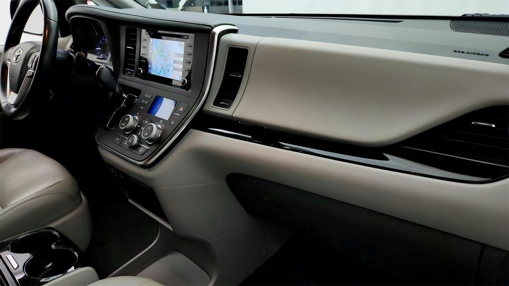 2018 Toyota Sienna XLE Laurel MD