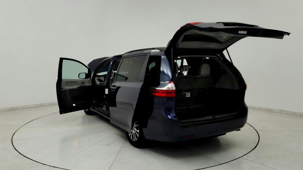 2018 Toyota Sienna XLE Laurel MD