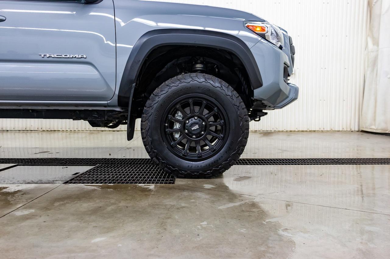 2018 Toyota Tacoma 4x4 Crew Cab TRD Sport 4" Lift Nav Bcam Red Deer AB